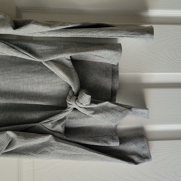 Truth by Republic Puff Sleeve Top - Picture 3 of 5